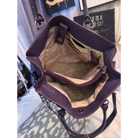 Michael Kors Large black leather Chelsea Shoulder Bag, Black - Picture 6 of 10